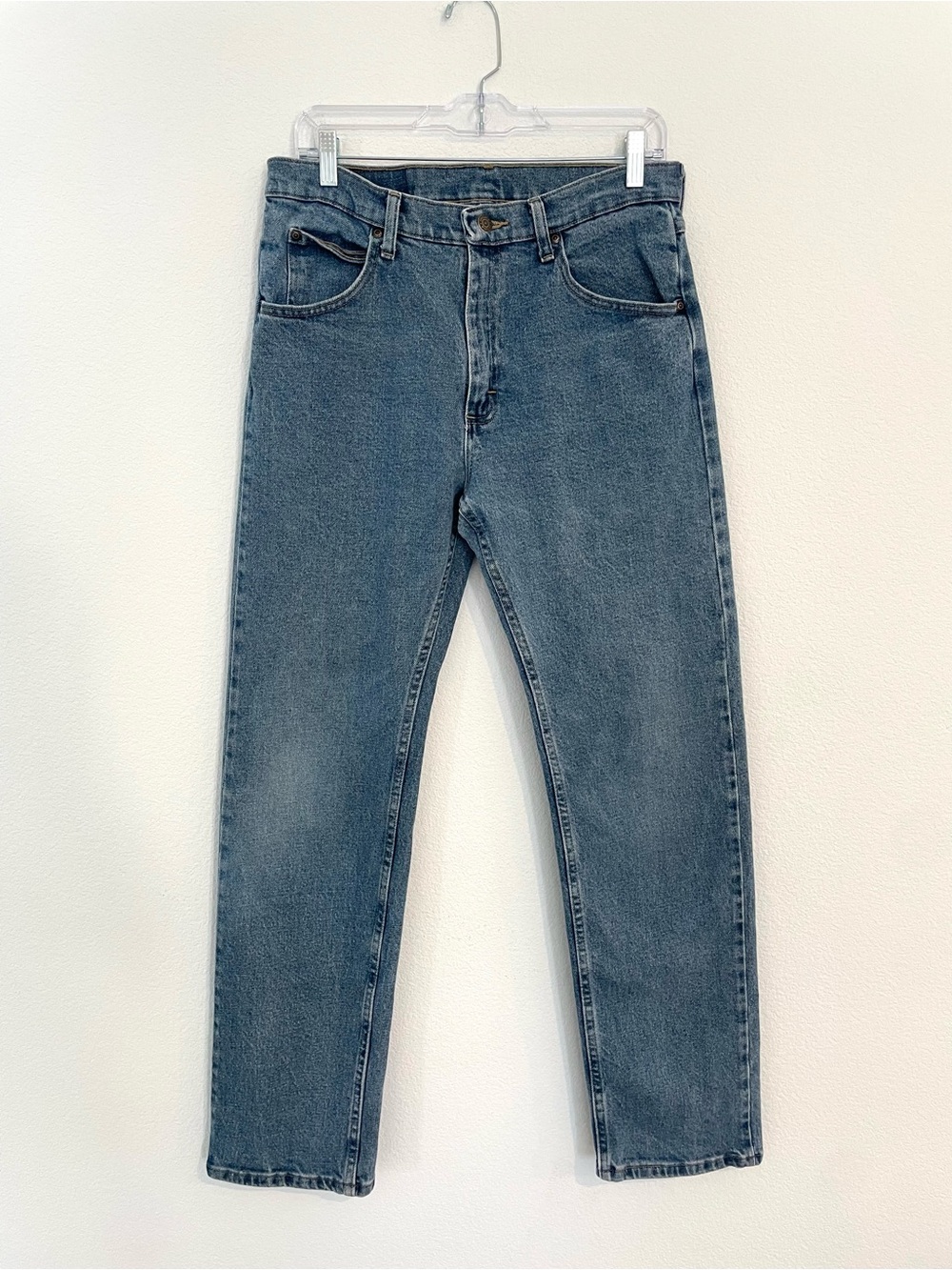 Wrangler Men's Slim Straight 32x32 Jeans in Mid Blue Wash 1096FXVDB